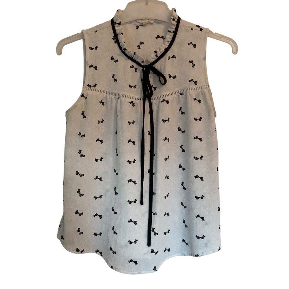 E and M Black White Bow Print Sleeveless Tie Front Blouse Size Medium